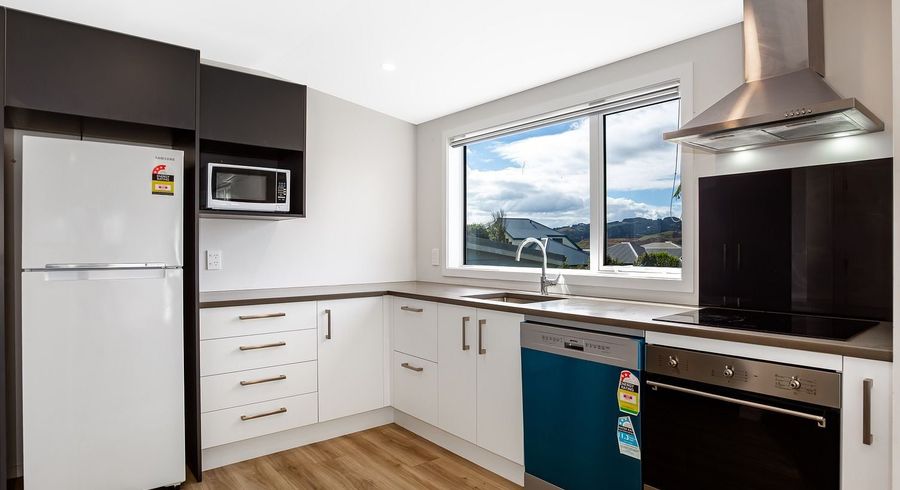  at 3A Hillview Crescent, Paparangi, Wellington, Wellington