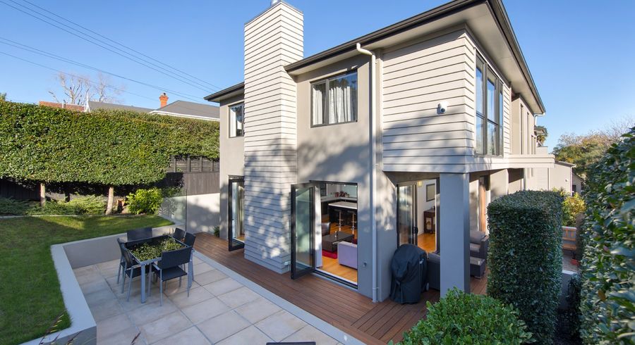  at 12 Fairview Road, Mount Eden, Auckland