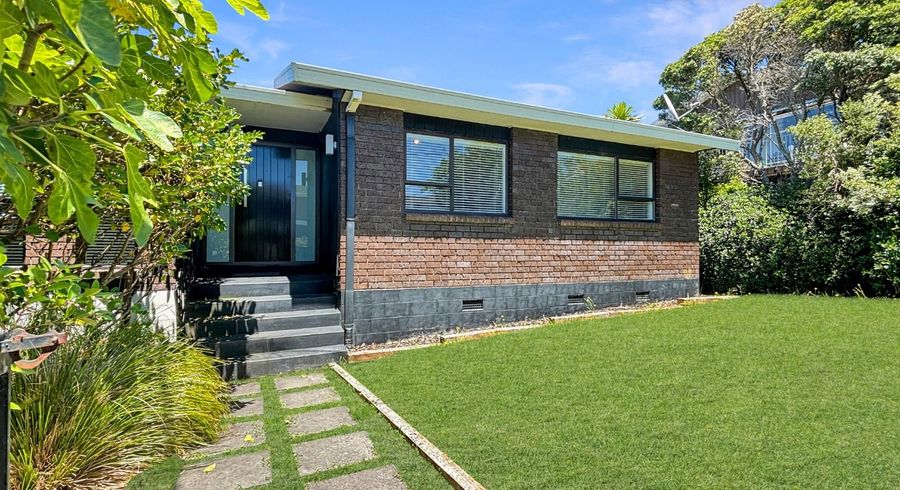  at 33B Montgomery Avenue, Rothesay Bay, North Shore City, Auckland