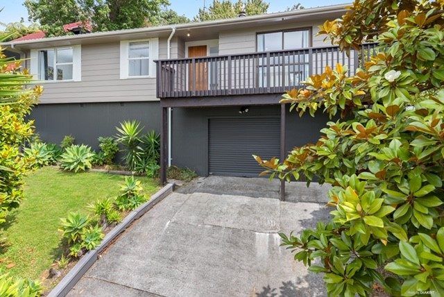  at 13 Stephen Lysnar Place, Hillsborough, Auckland