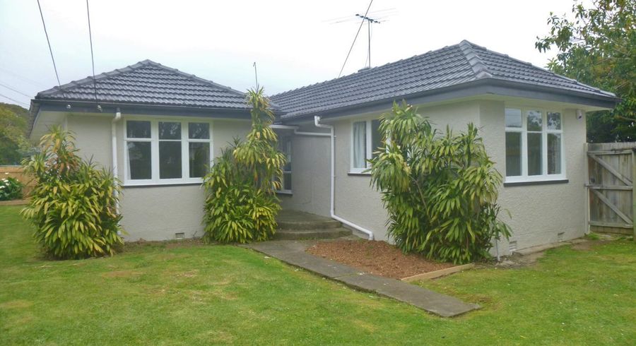  at 6 Tennessee Avenue, Mangere East, Manukau City, Auckland