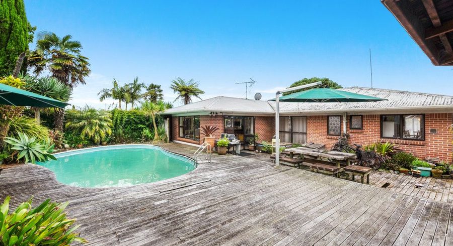  at 23 Lawrence Crescent, Hillpark, Auckland
