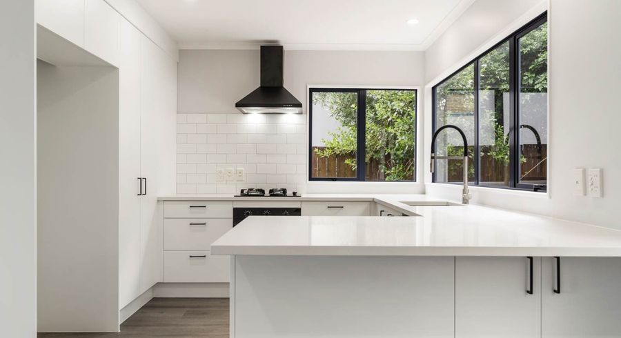 at 2/35 Highgrove Lane, Totara Vale, Auckland