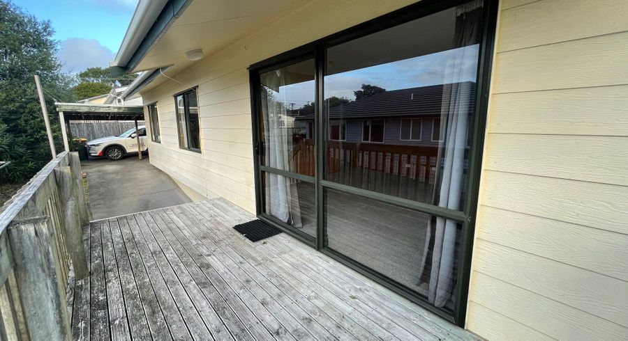  at 2/137 Rosier Road, Glen Eden, Auckland