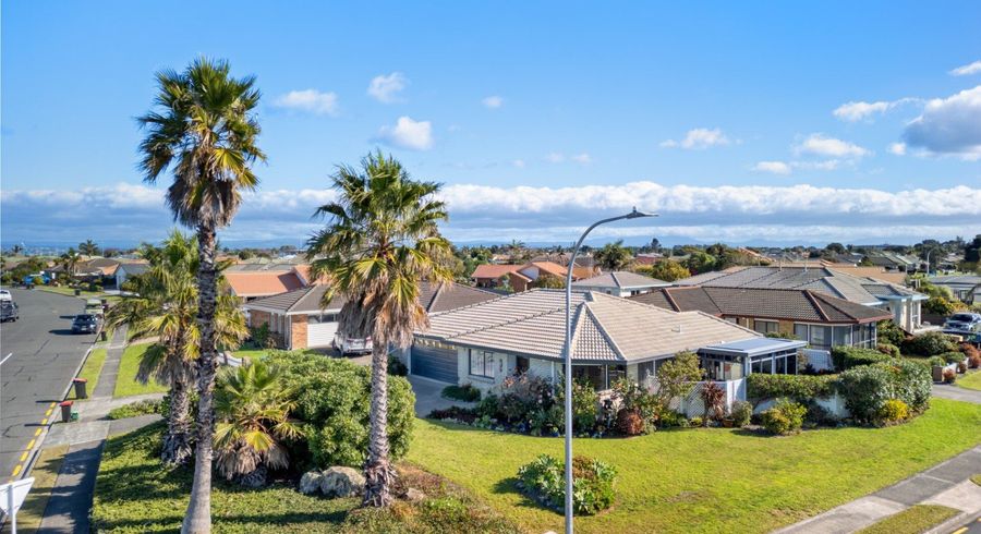  at 2 Lotus Avenue, Mount Maunganui, Mount Maunganui