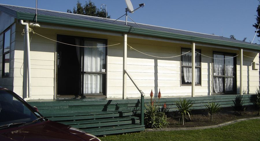  at 67B Kahikatea Drive, Melville, Hamilton