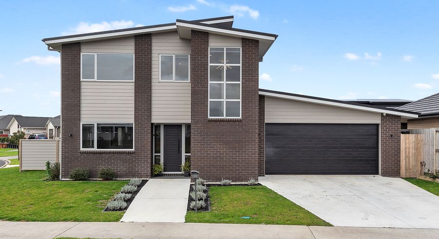  at 2 Loftus Place, Flagstaff, Hamilton