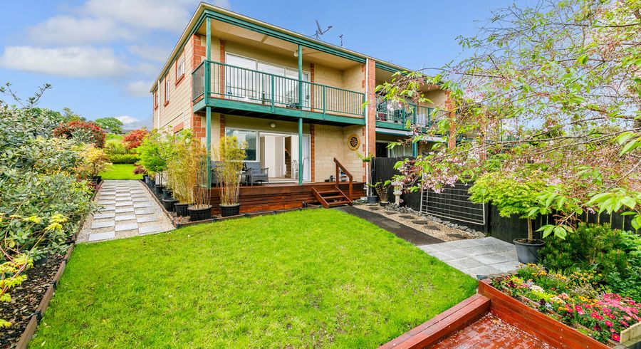  at 4/27 Lucienne Drive, Ranui, Auckland