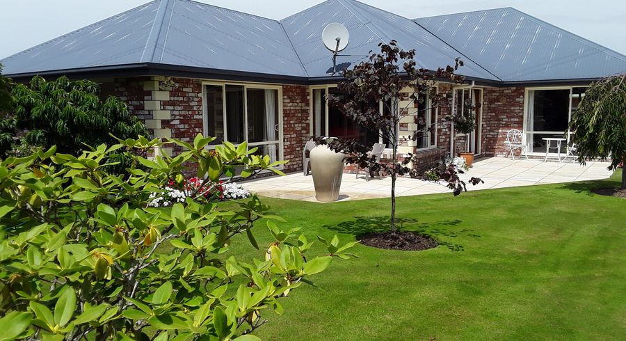  at 61 Chesterfield Mews, Russley, Christchurch