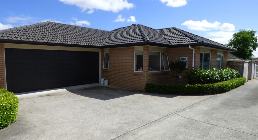  at 8 Cambourne Road, Papatoetoe, Auckland