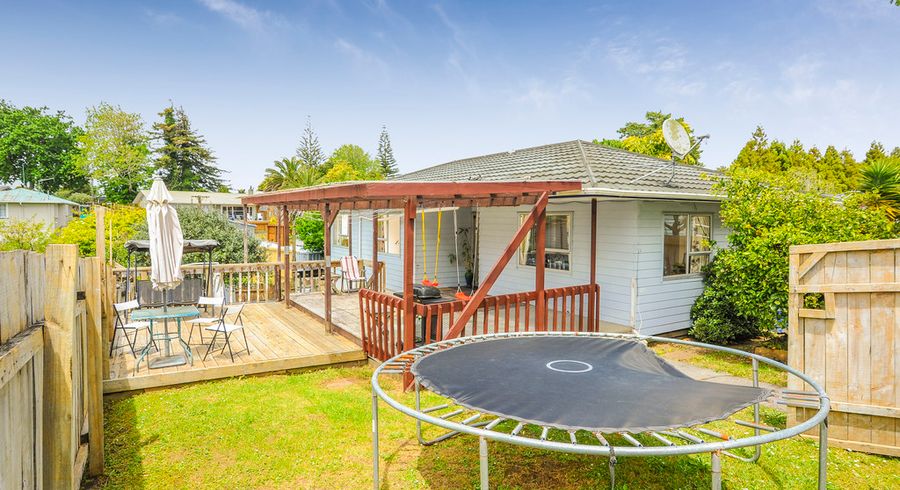  at 3/9 Cameron Place, Ranui, Auckland