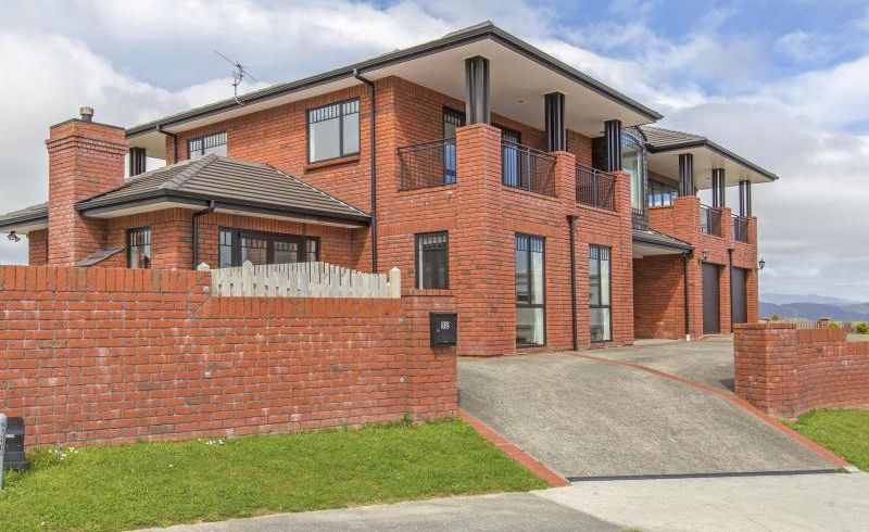  at 32 Arahiwi Grove, Tirohanga, Lower Hutt