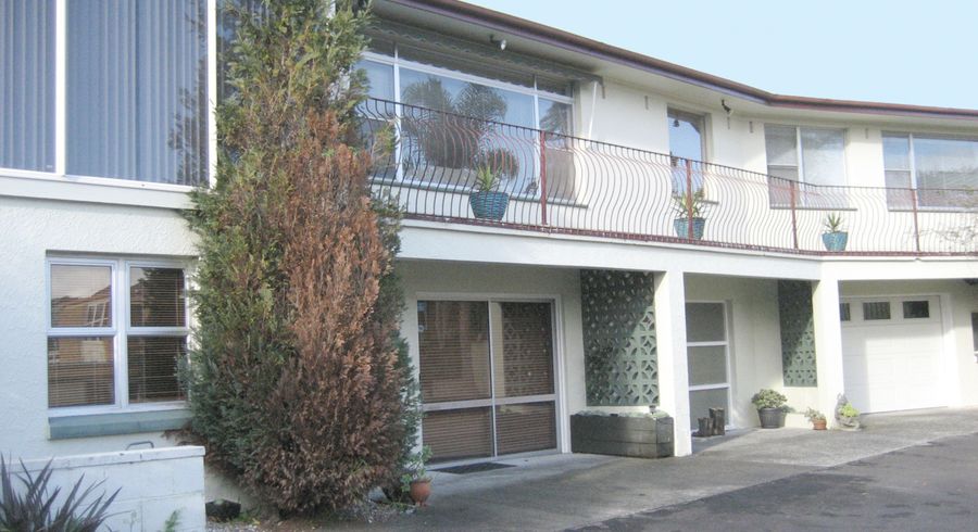  at 1020 River Road, Queenwood, Hamilton