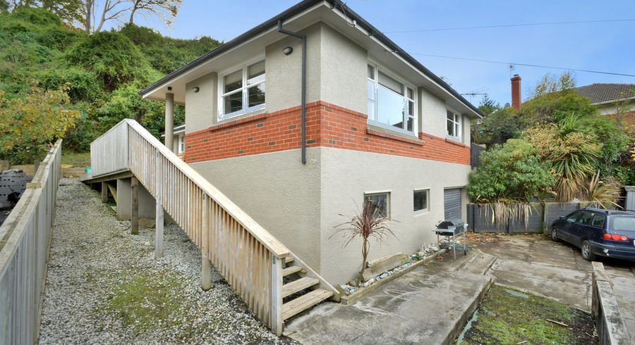  at 32 Seaview Terrace, Kew, Dunedin