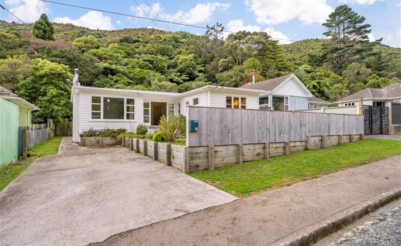  at 31 Sunny Grove, Wainuiomata, Lower Hutt