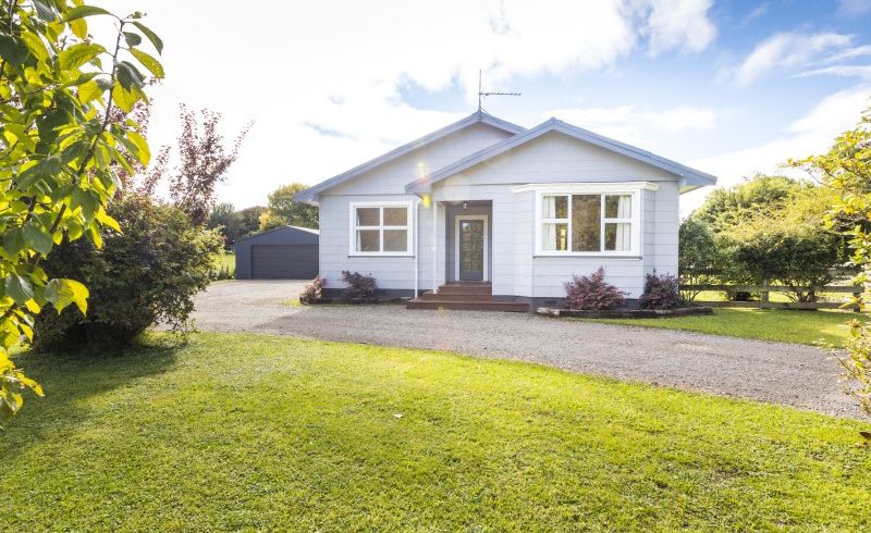  at 2079 Kimbolton Road, Kiwitea