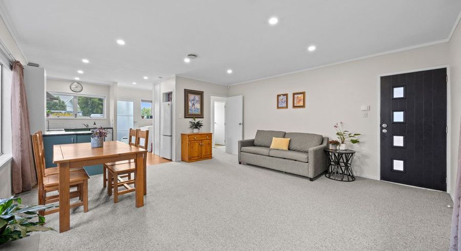  at 2/4 Illana Place, Ranui, Waitakere City, Auckland