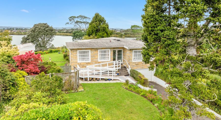  at 14 Lucas Place, Weymouth, Manukau City, Auckland