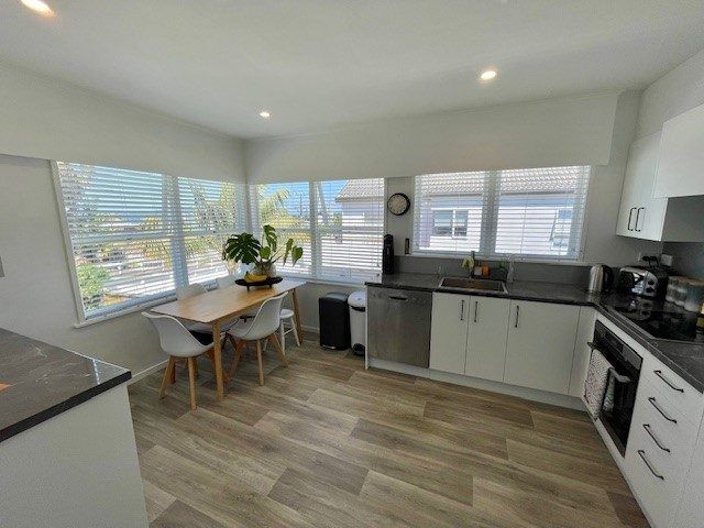  at 5/2 Argyle Terrace, Milford, North Shore City, Auckland
