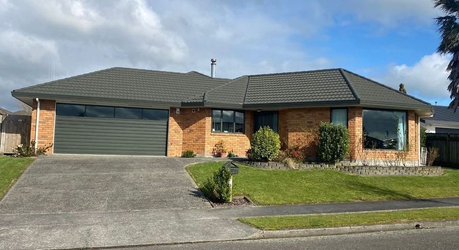  at 8 Woodgate Court, Fitzherbert, Palmerston North