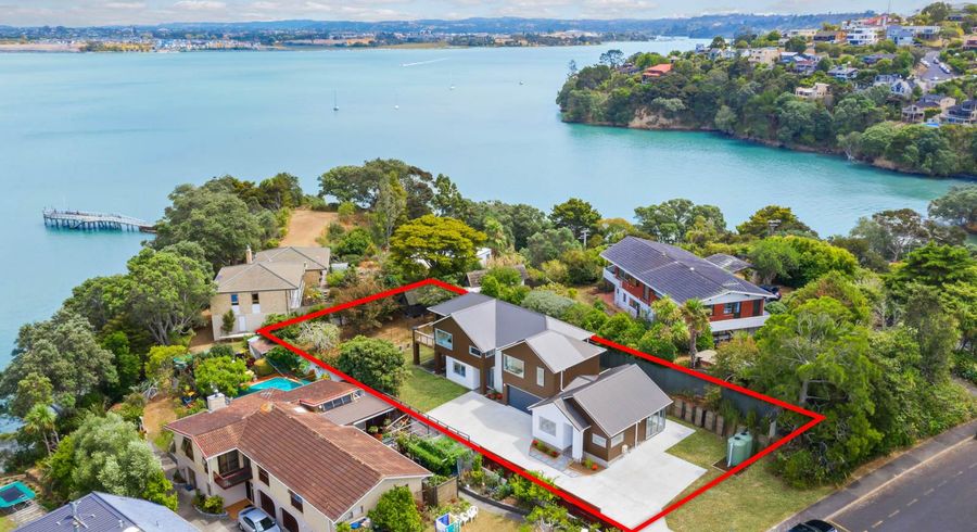  at 32 Valhalla Drive, Beach Haven, Auckland