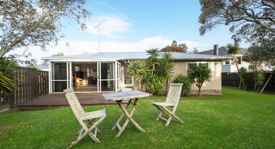  at 1/49 Hilling Street, Titirangi, Waitakere City, Auckland
