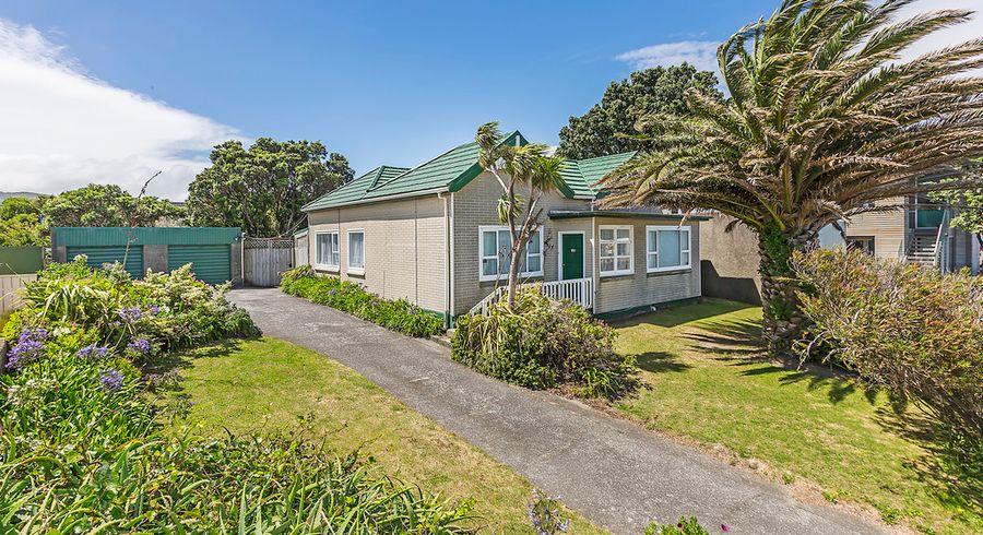  at 143 The Esplanade, Petone, Lower Hutt