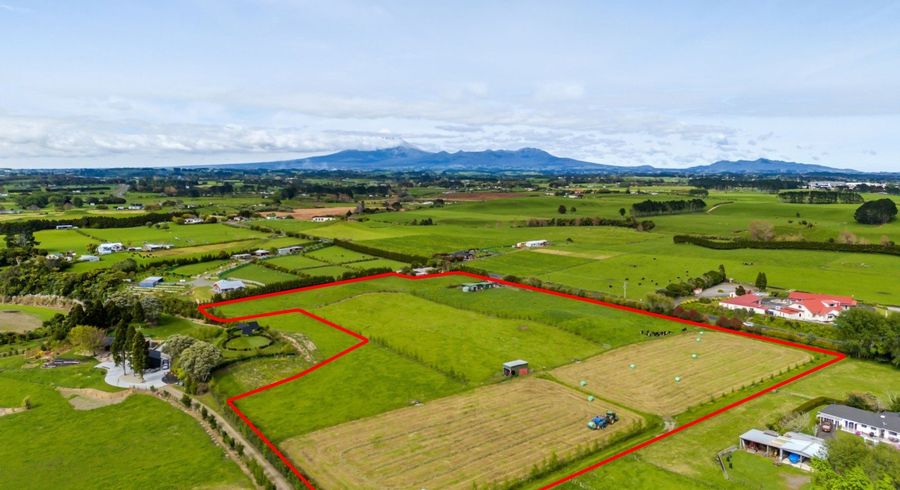  at 65 Mountain Road, Sentry Hill, New Plymouth