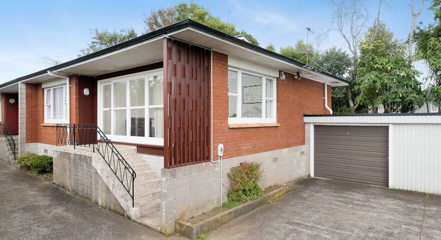  at 1/8 Tawera Road, Greenlane, Auckland