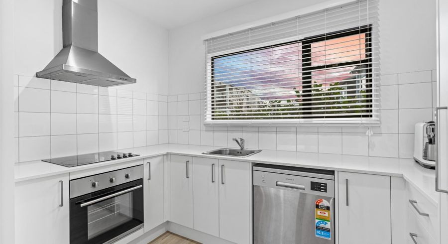  at 37 Eileen Newey Place, Henderson, Waitakere City, Auckland