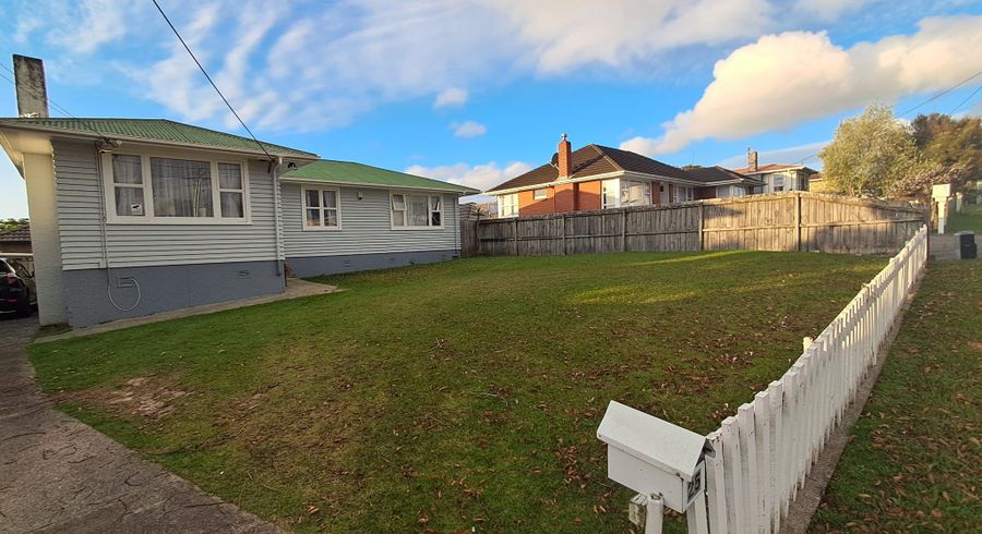  at 25 Sylvan Crescent, Te Atatu South, Waitakere City, Auckland