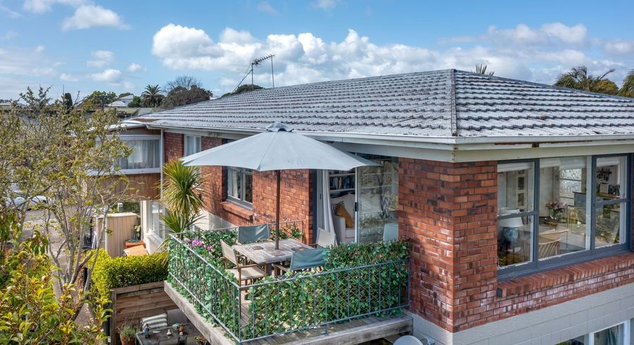  at 4/5 Cambria Road, Devonport, Auckland