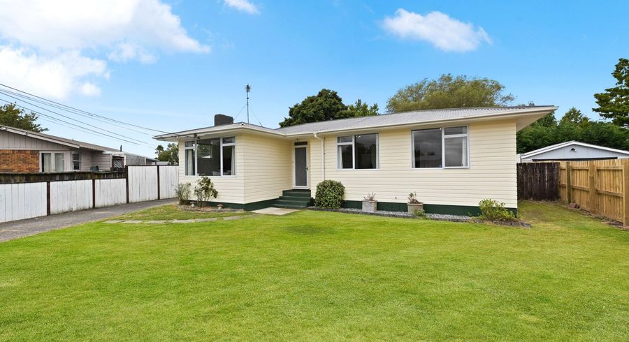  at 58 Garden Heights Avenue, Glenview, Hamilton