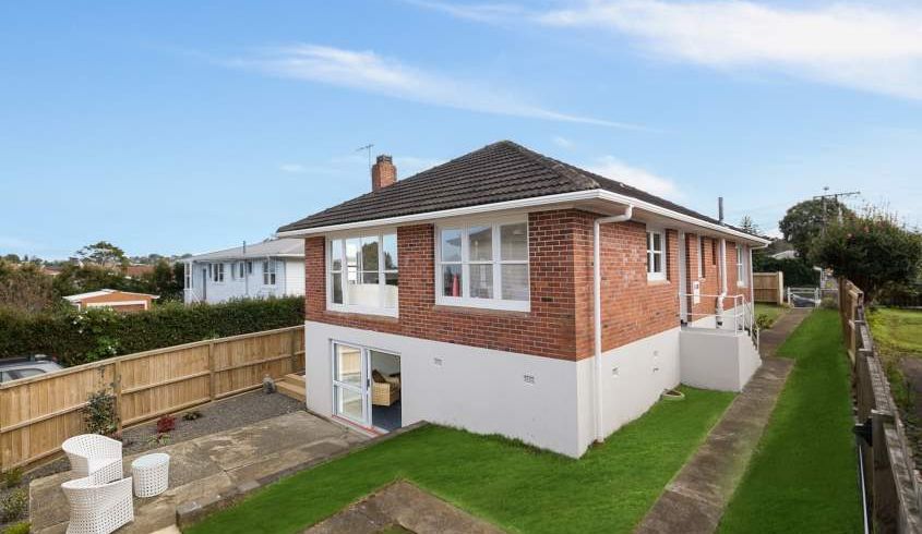  at 215 Sunnynook Road, Wairau Valley, Auckland