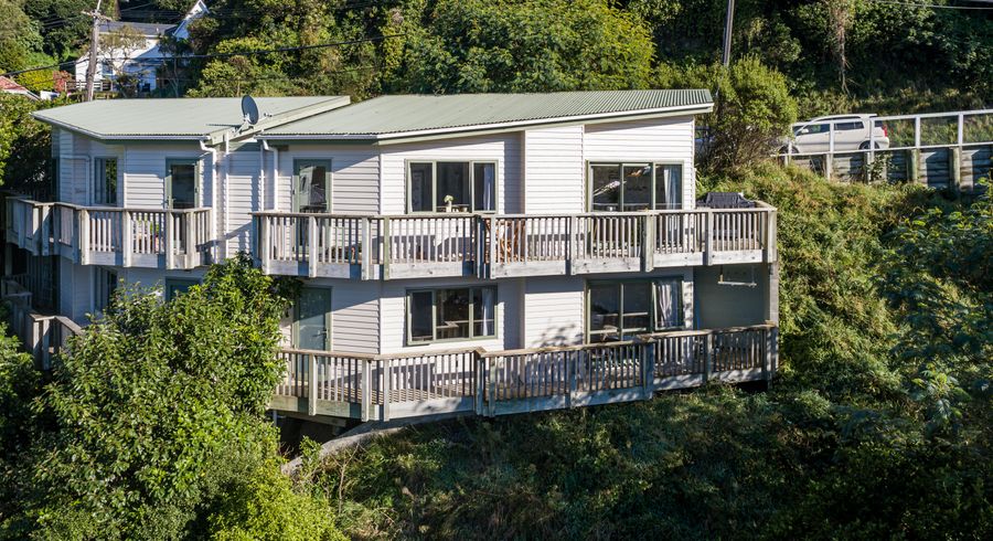  at 129 Raroa Road, Aro Valley, Wellington