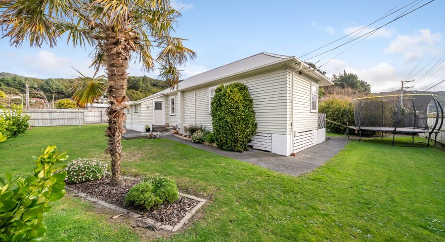  at 2 Davis Grove, Wainuiomata, Lower Hutt, Wellington