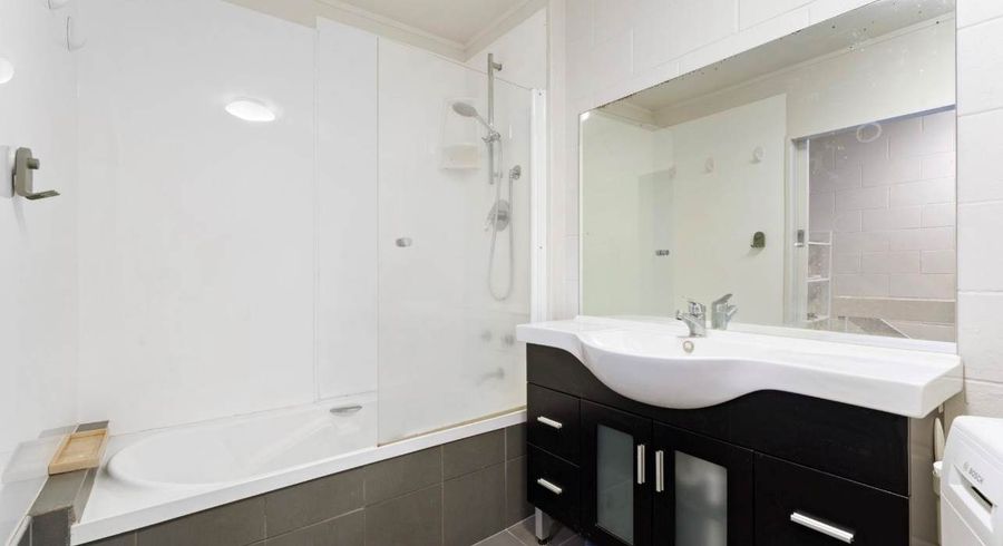  at 9/176 Panama Road, Mount Wellington, Auckland