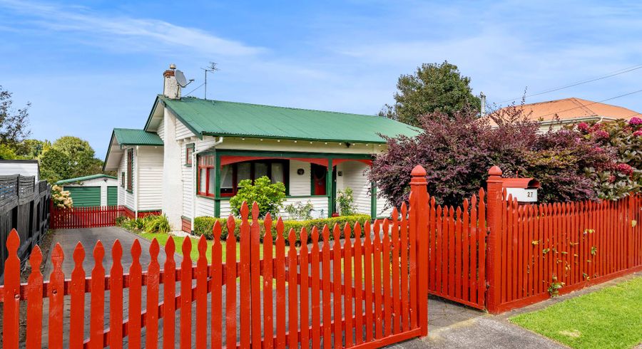 at 27 High Street, Hawera