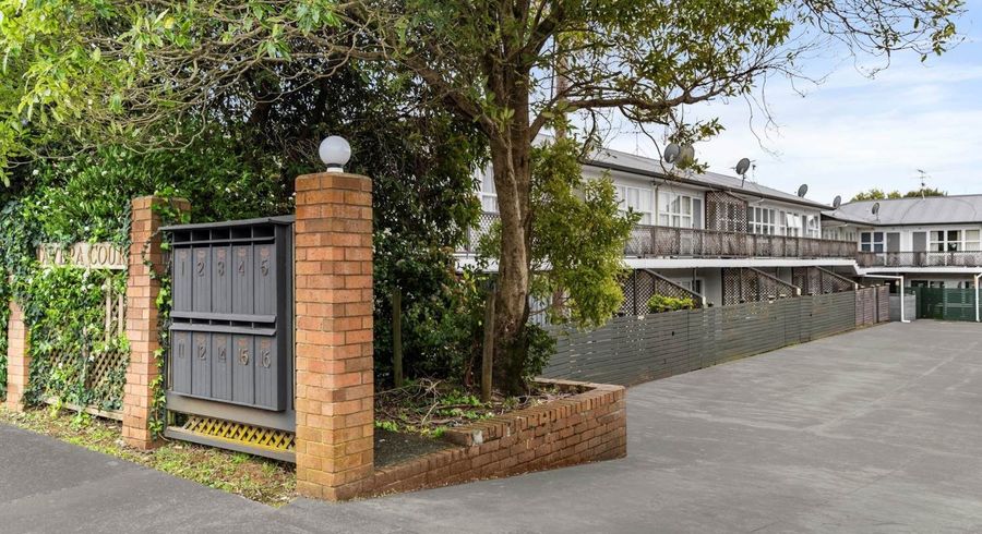  at 6/11 Tawera Road, Greenlane, Auckland