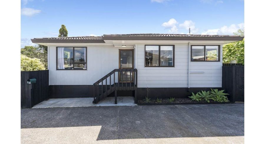  at 2/221 Waitemata Drive, Ranui, Waitakere City, Auckland