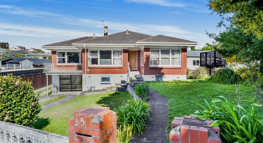  at 35 Hinton Avenue, Forest Lake, Hamilton, Waikato