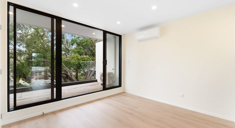  at 4/10 Orchid Place, Te Atatu South, Waitakere City, Auckland