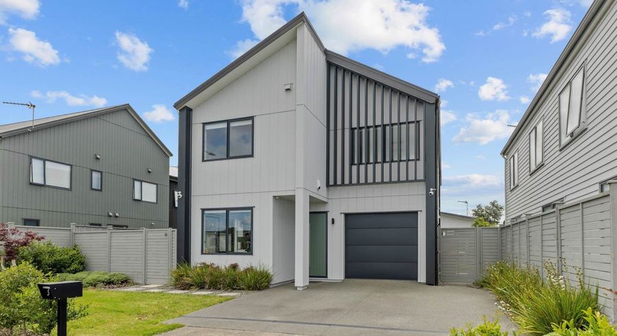  at 5 Parkmore Drive, Papakura, Papakura, Auckland