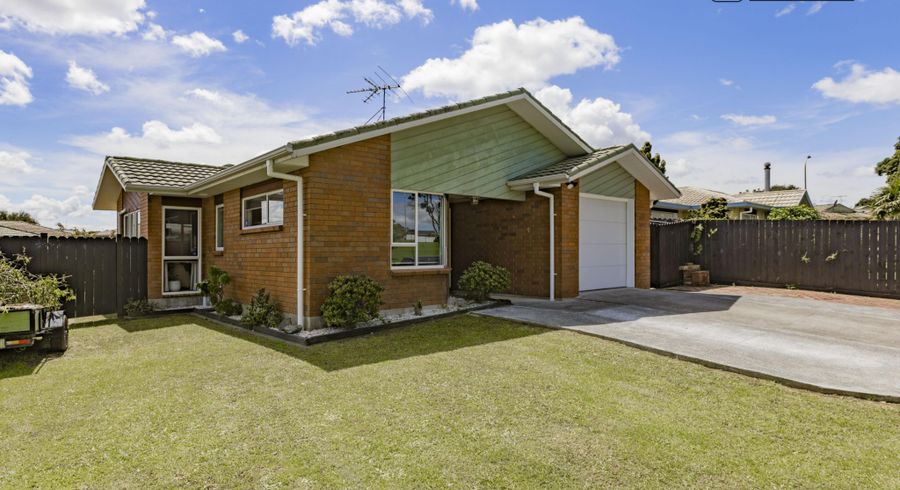  at 9 Settlers Cove, Weymouth, Auckland