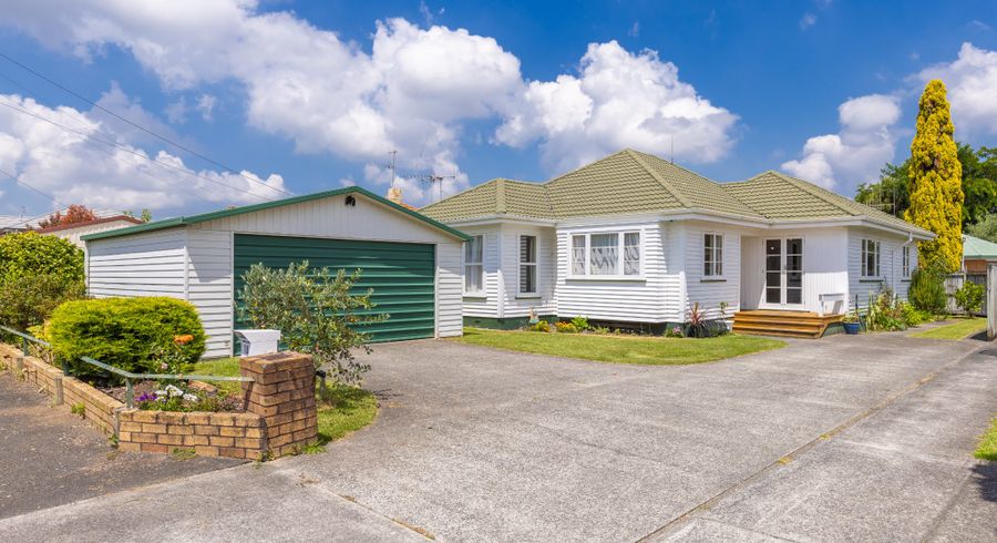  at 18 Pearsons Avenue, Claudelands, Hamilton