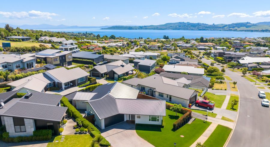  at 28 Coprosma Crescent, Waipahihi, Taupo