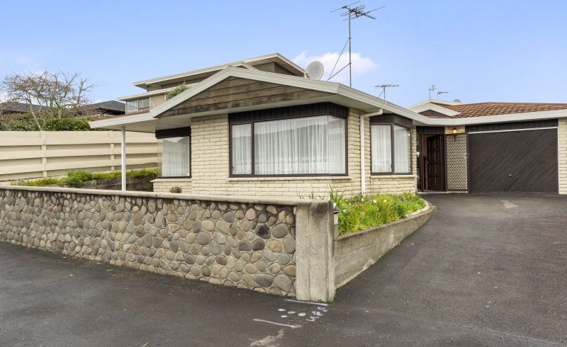  at 2/478 Devon Street East, Strandon, New Plymouth