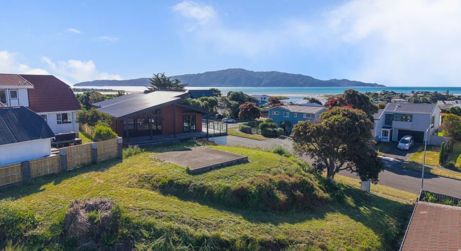  at 39 Hicks Crescent, Waikanae Beach, Kapiti Coast, Wellington