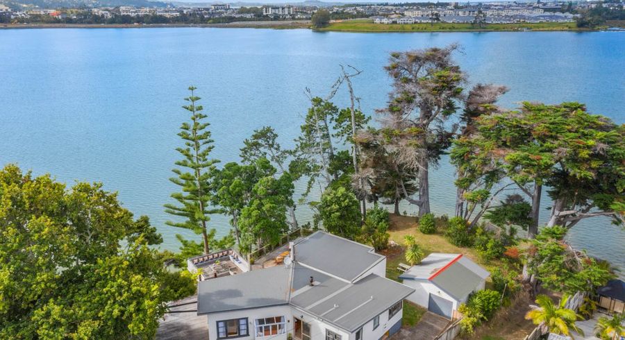  at 23 Ferry Parade, Herald Island, Auckland