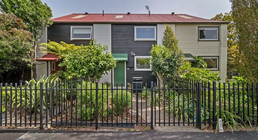  at 2/25 Holly Road, St. Albans, Christchurch City, Canterbury